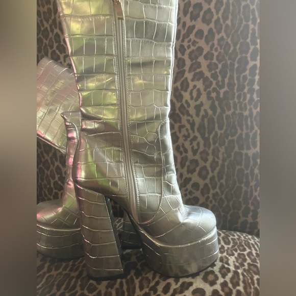 Silver metallic croc print platform knee high boots - Picture 4 of 6